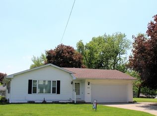 513 E Wall St, Morrison, IL 61270