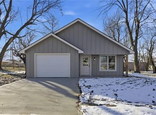 105 W Arctic St, Kingsville, MO 64061