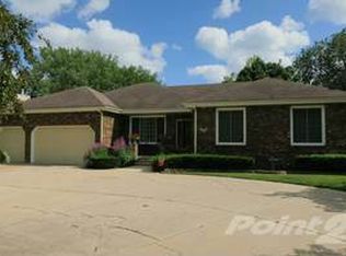 1920 Ashworth Rd, West Des Moines, IA 50265