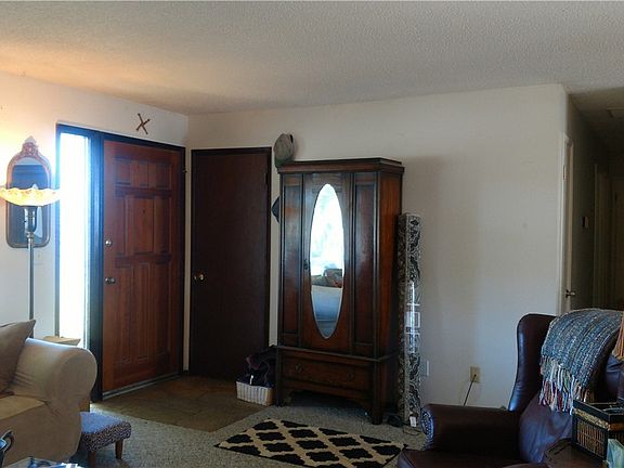 2nd image of 301 N Sylvia St