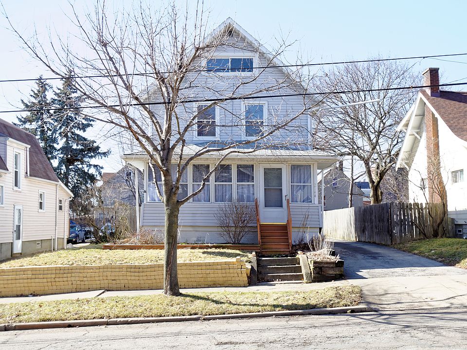 Welcome to 2144 12th St SW