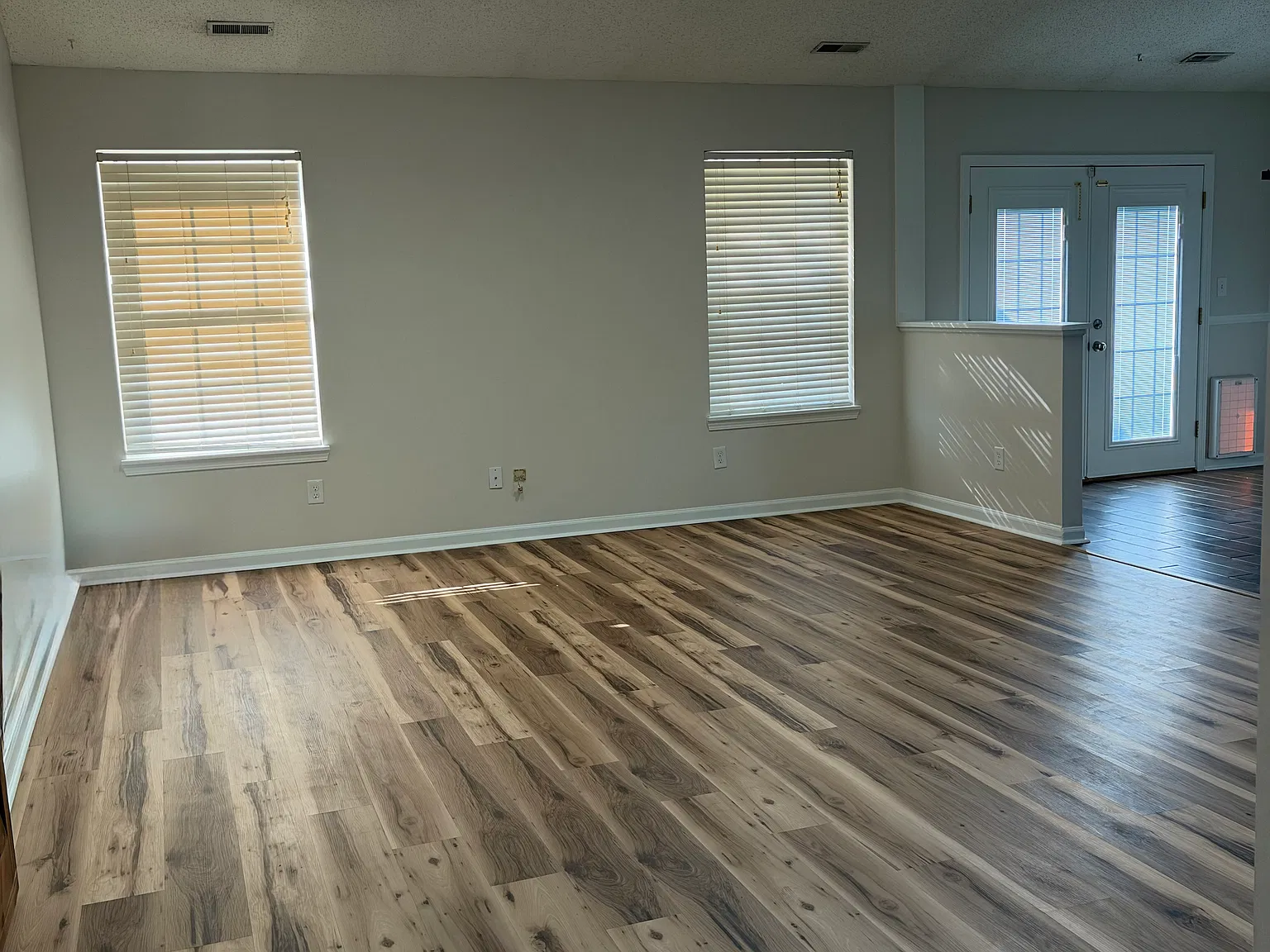 677 Woodfield Cir — Photo 4
