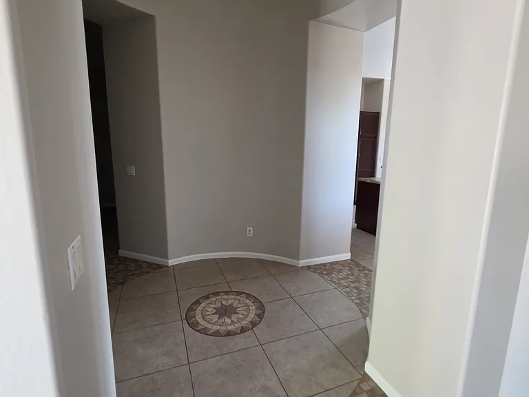 2328 E Alida Trl — Photo 2