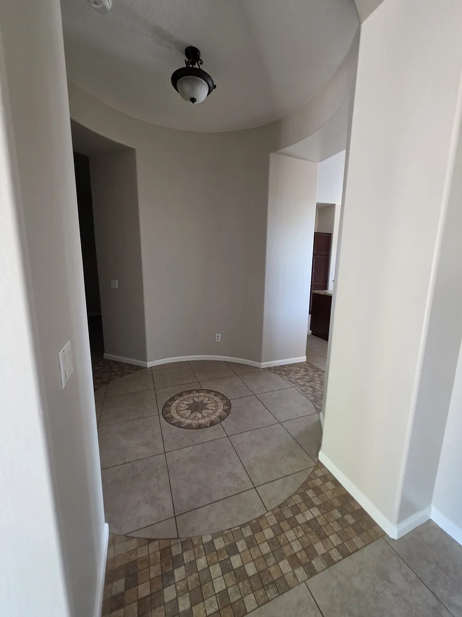 Building Photo - 2328 E Alida Trl