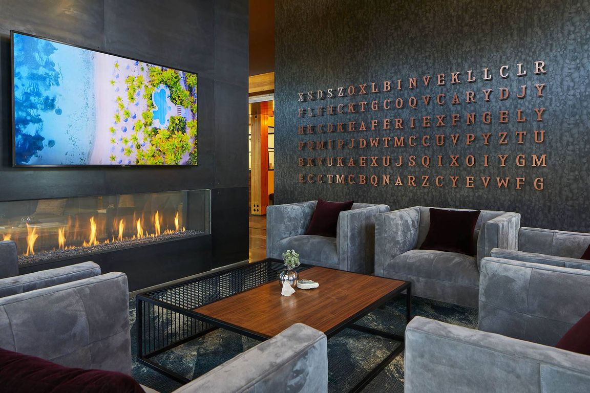 Fireplace Lounge
