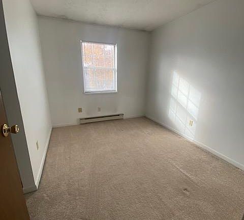 3rd image of 501 W Silver St