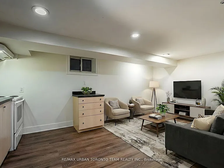 1277 Broadview Ave #LOWER — Photo 1