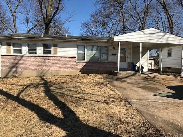 135 Calbreath Ct photo 1