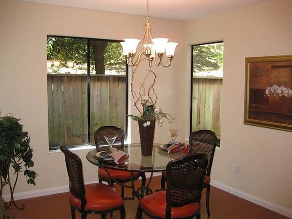 3rd image of 37 Wintergreen Ct
