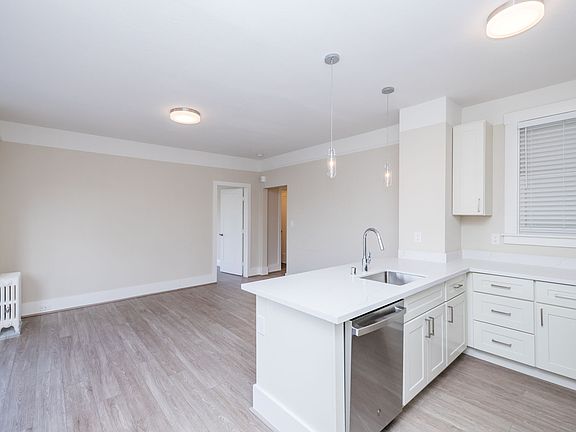 4th image of 1795 Ofarrell St APT 302
