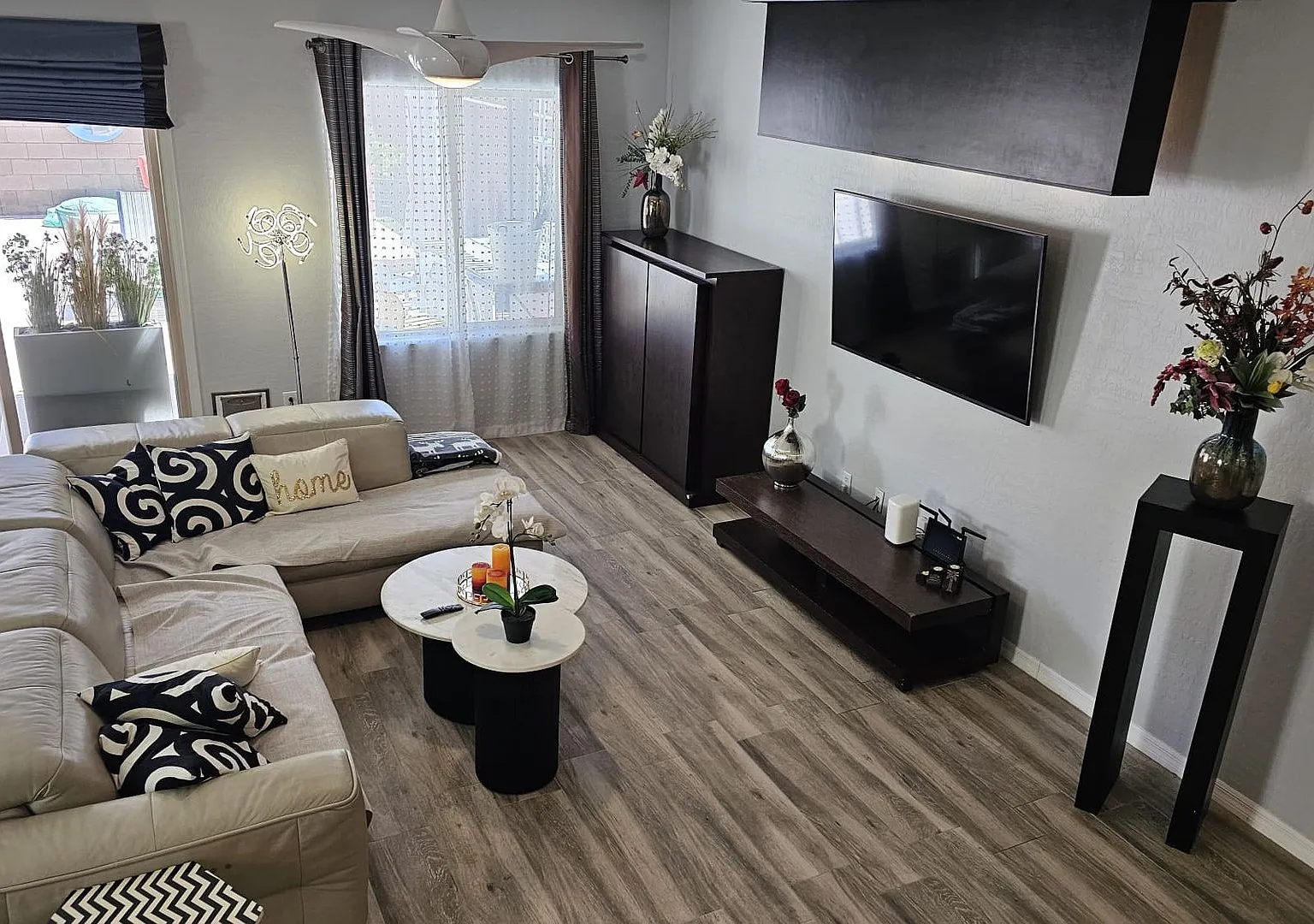 Fully Furnished 3BD/3BA Home in Mountains Edge with Private Pool & Balcony — Photo 4
