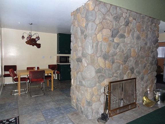 3rd image of 565 Crestwood Dr