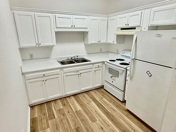 3rd image of 715 S Mine St #3