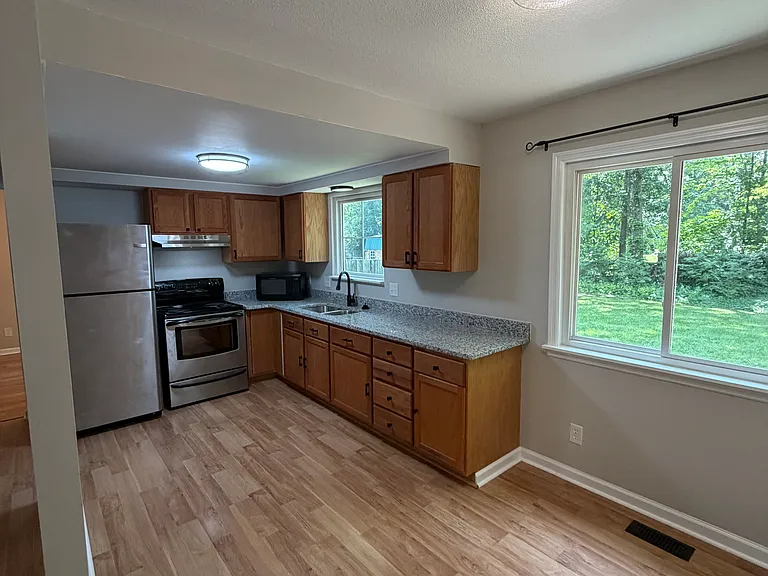 1293 Deblin Dr — Photo 3