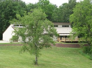 2825 18th St, Charleston, IL 61920