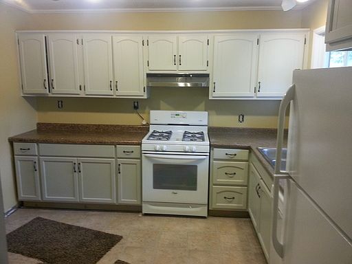 3rd image of 300 Highland Dr