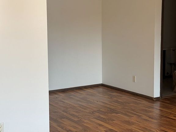 5th image of 4814 Dale St #15