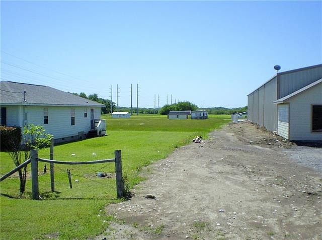 1st image of 15610 County Road 543