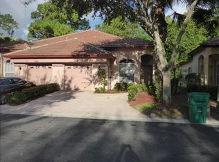 1033 Via Jardin, Riviera Beach, FL 33418