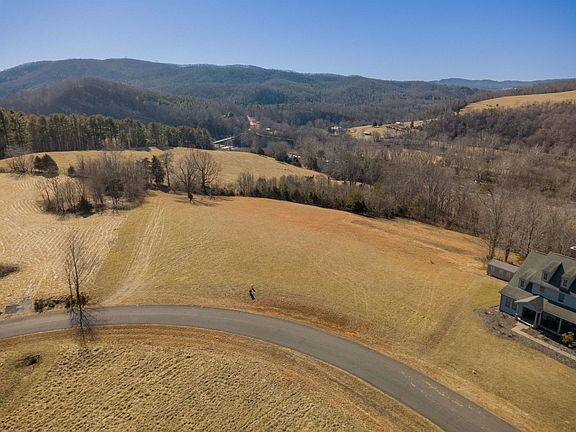 4th image of 4272 Pleasure View Dr