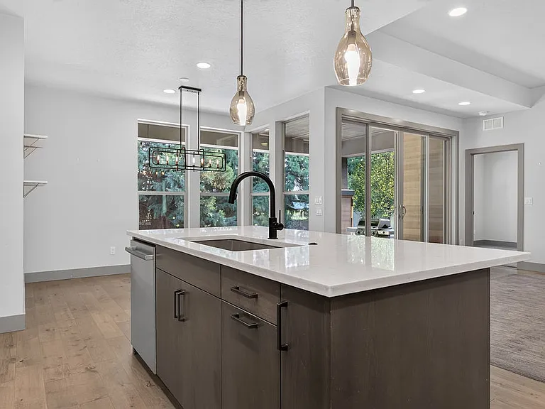 6063 W Baron St — Photo 18