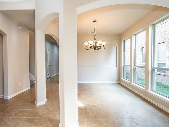 4th image of 10616 Bolivar Dr