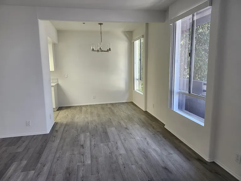 100 S Hayworth Ave #103 — Photo 12