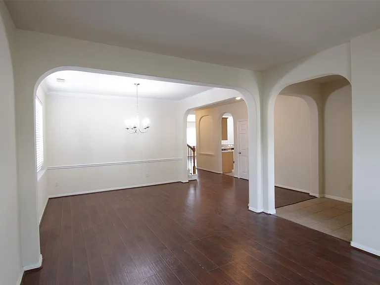 2027 Creek Run Dr — Photo 3