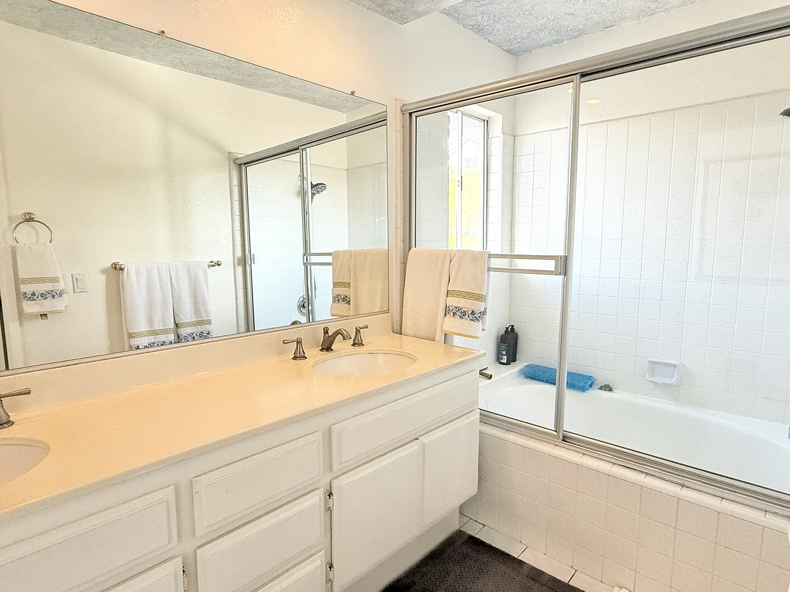 3 bed, 2.5 bath, 1800 sqft, $4,600 — Photo 4