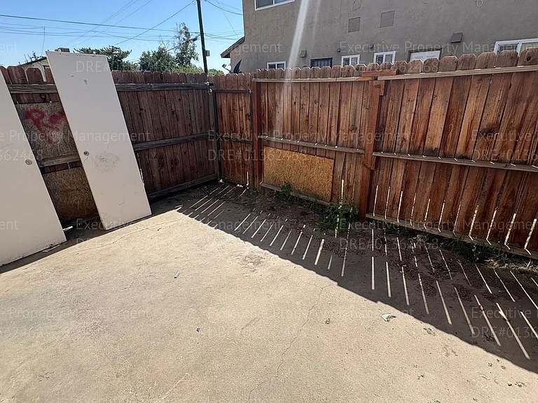 1405 Pacific St — Photo 14