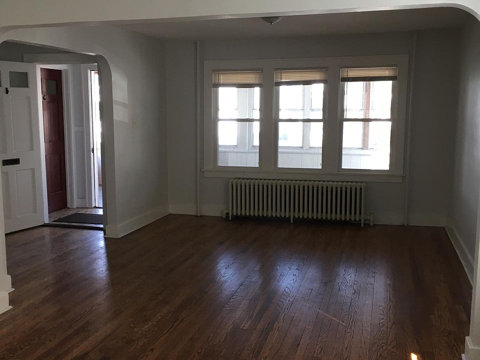 1st image of 4 Edison Ave #1