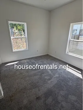 400 S Hill St — Photo 7