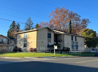 110 Washington Ct APT 3, Ukiah, CA 95482