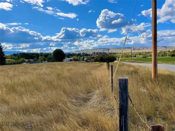 5th St W, Clyde Park, MT 59018