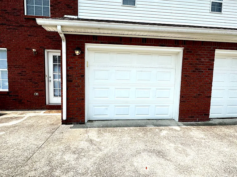 638 Hampton Way #B — Photo 30