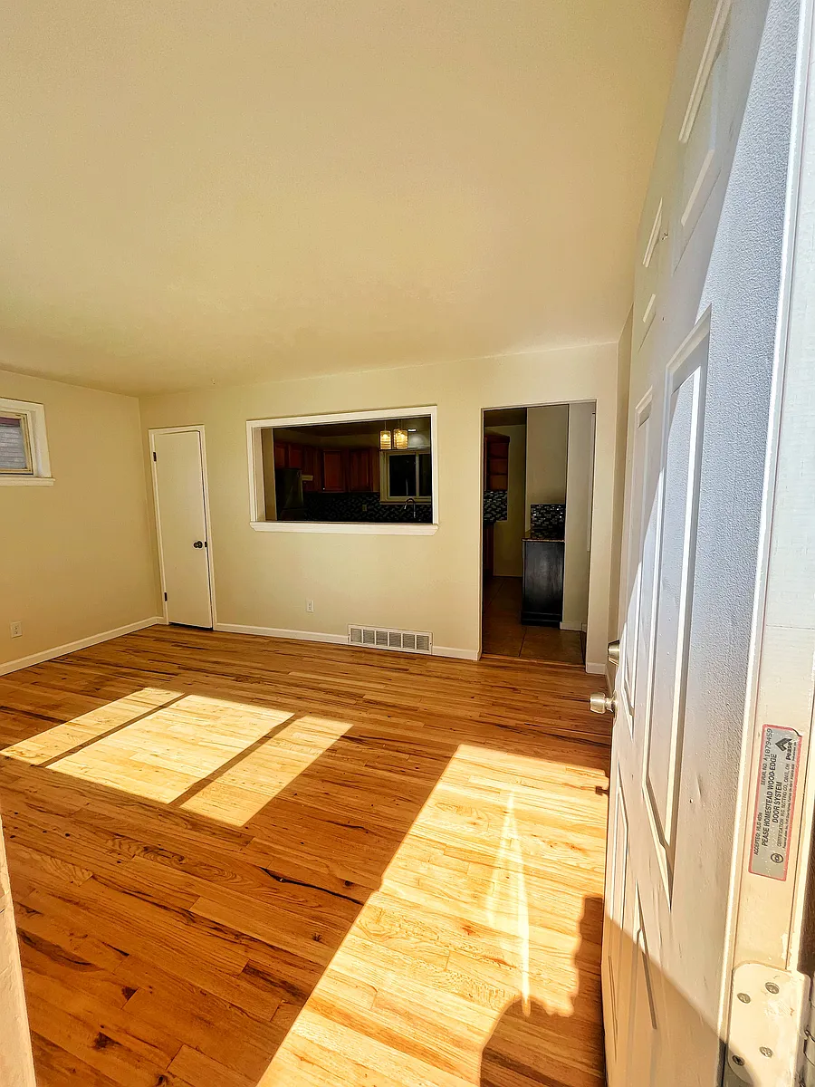 Building Photo - 659 Winona Ct #2