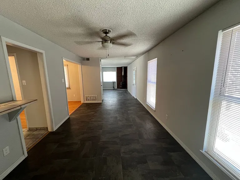 1109 Chama St NE — Photo 9