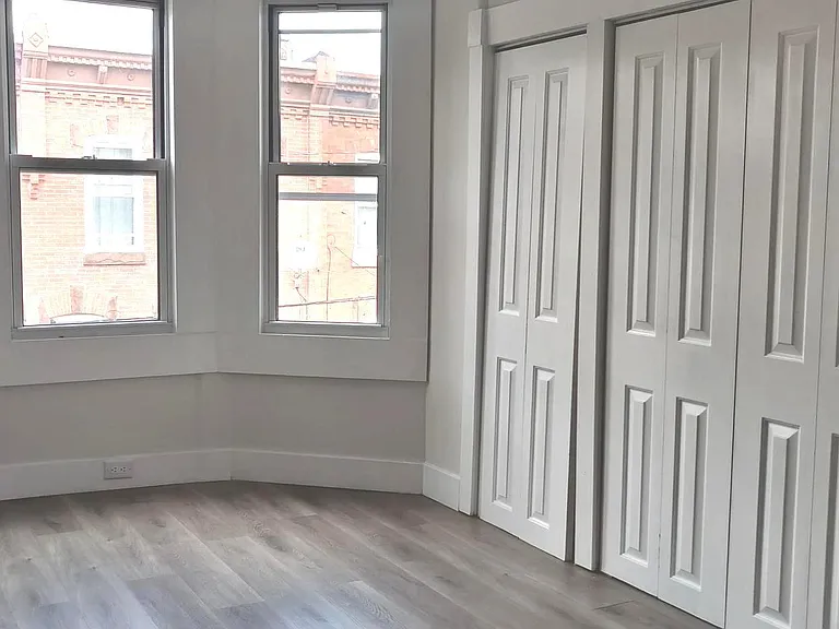 2324 Watkins St — Photo 10