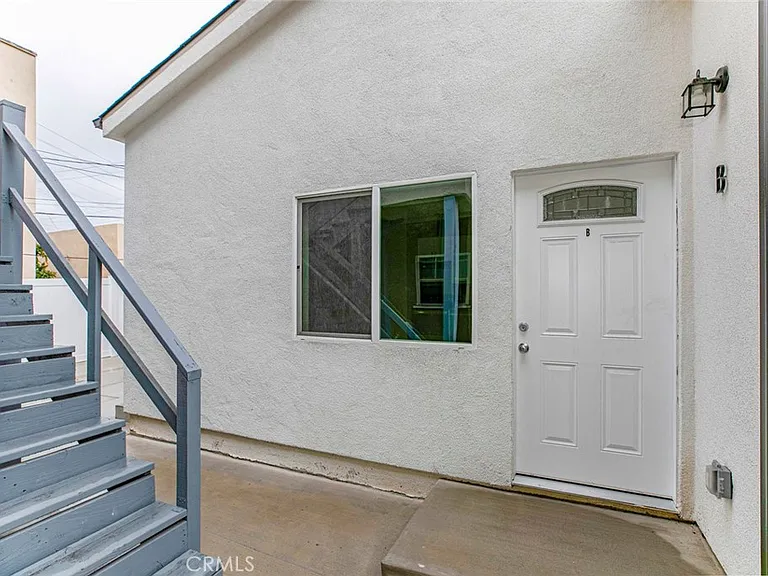 741 E Doran St #B — Photo 2