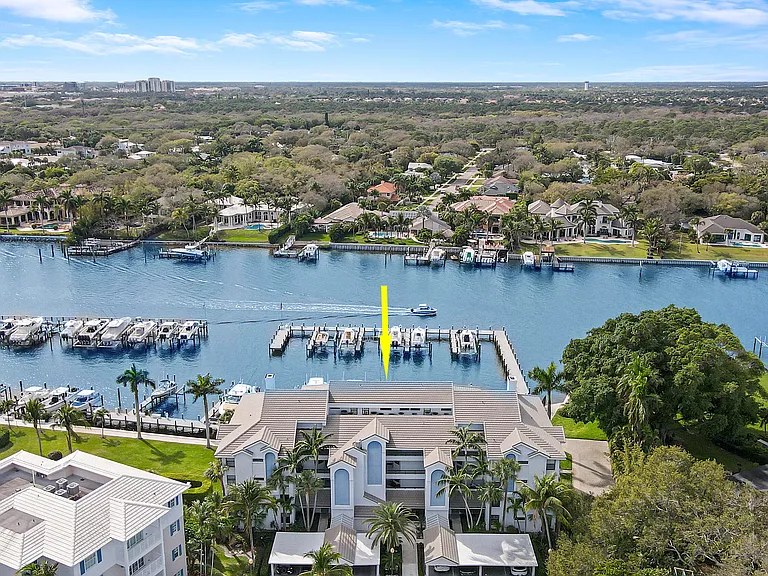 515 Bay Colony Dr N — Photo 68