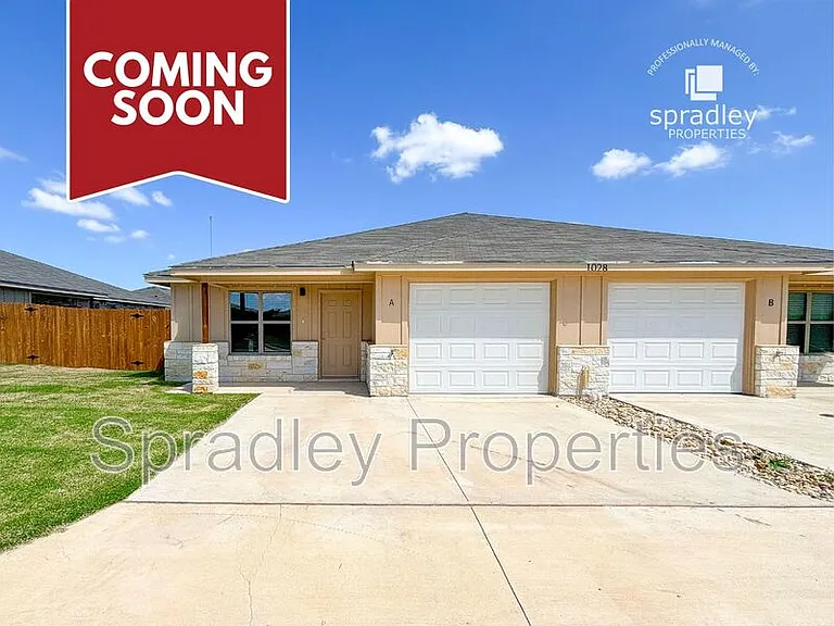 1013B Llano Ct — Photo 1