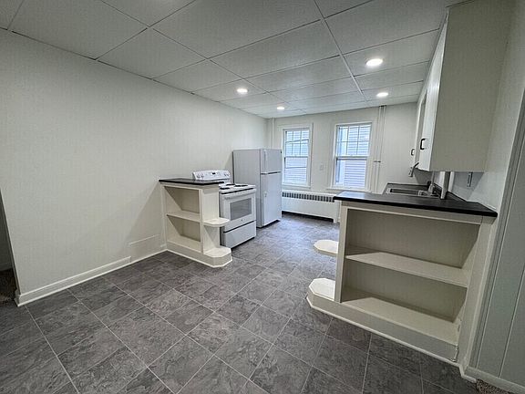 3rd image of 1414 E 1st St #1E