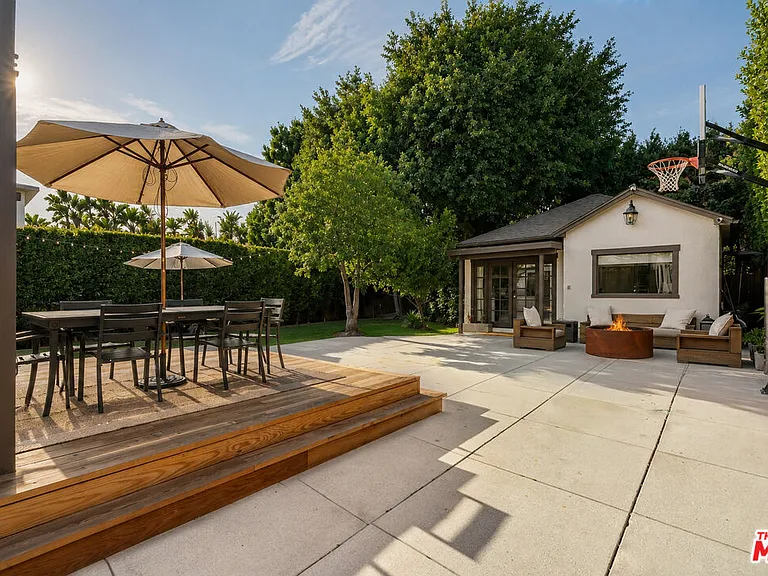 6537 Moore Dr — Photo 5