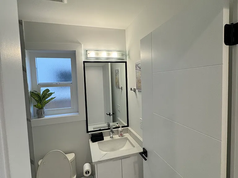 3087 Royal Oak Ave — Photo 28