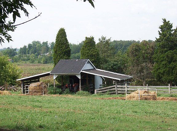 3rd image of 10653 Old Leitchfield Rd