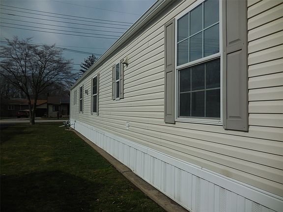 3rd image of 913 Selinger Ave
