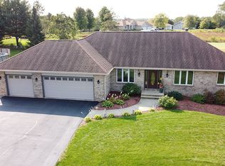 7447 McCurry Rd, Roscoe, IL 61073