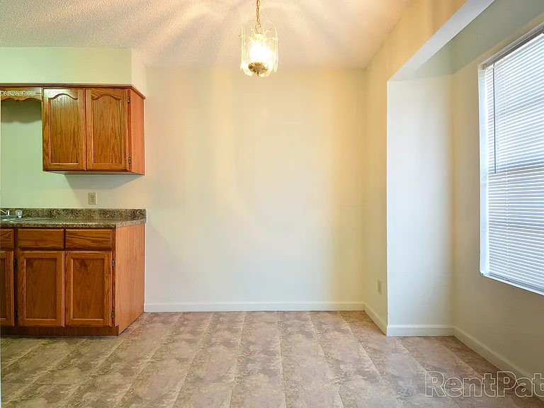 Jefferson Square Apartments — Photo 12
