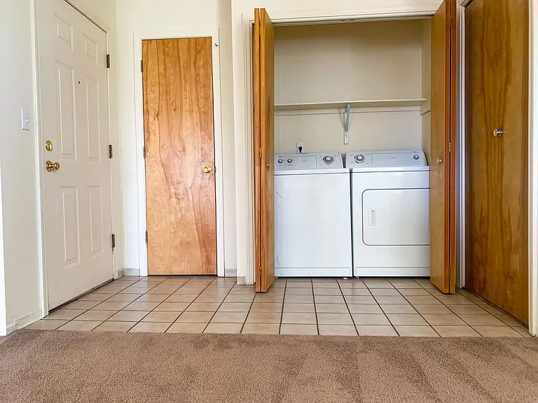924 Valencia Dr SE — Photo 31