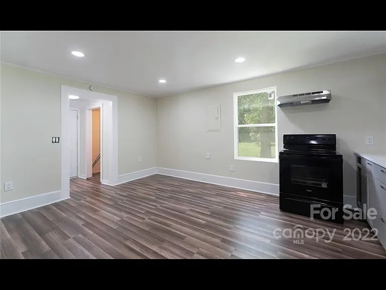417 Beech St — Photo 8